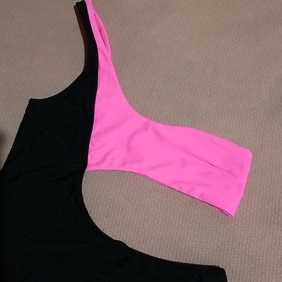 Kendall + Kylie One Piece - Picture 3 of 9